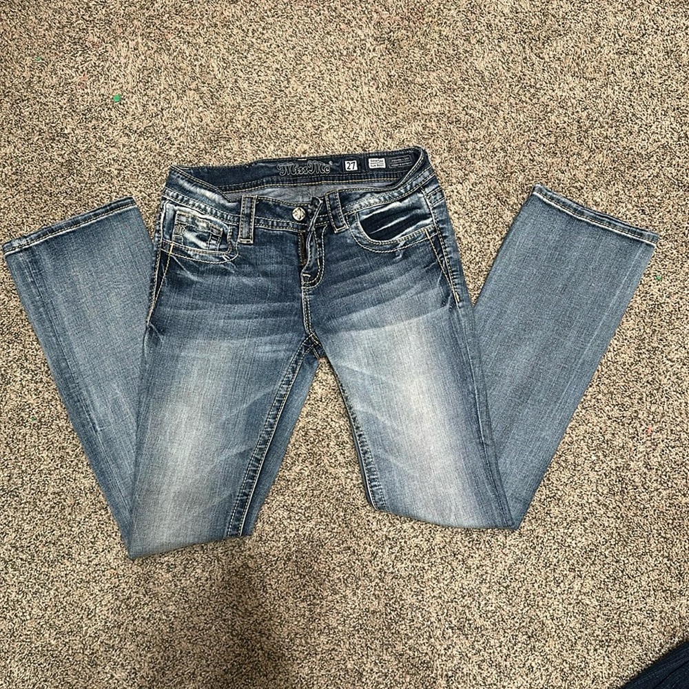 Signature boot cut size 27 Miss Me jeans .